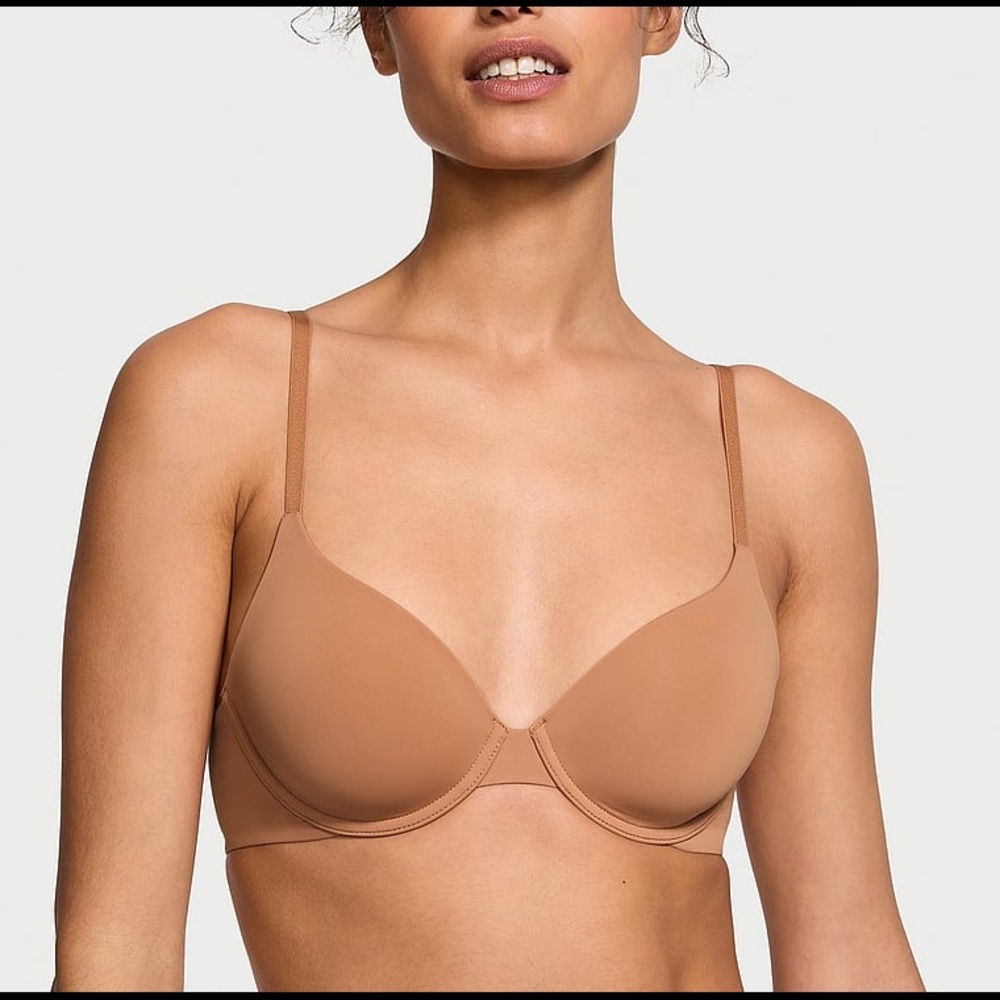 Victoria Secret THE T-SHIRT
Lightly-Lined Full Coverage Bra nude color 36C NWT